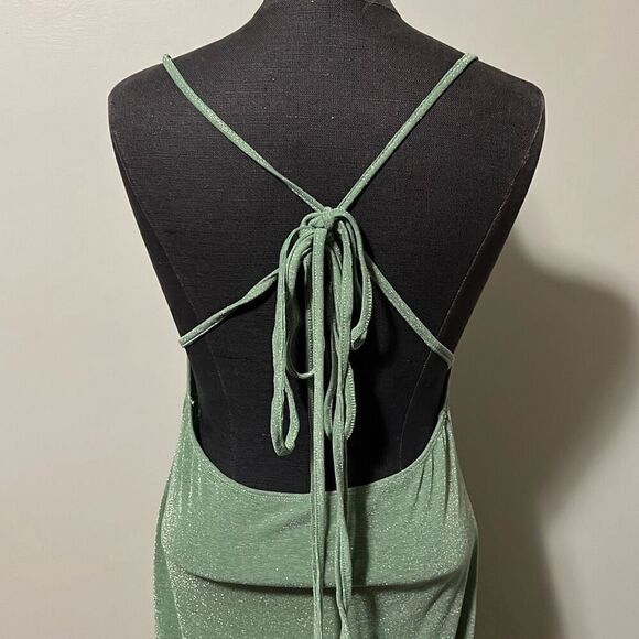 Women's Green Belle Knot Shoulder Backless Mermaid Hem Dress - Picture 5 of 10